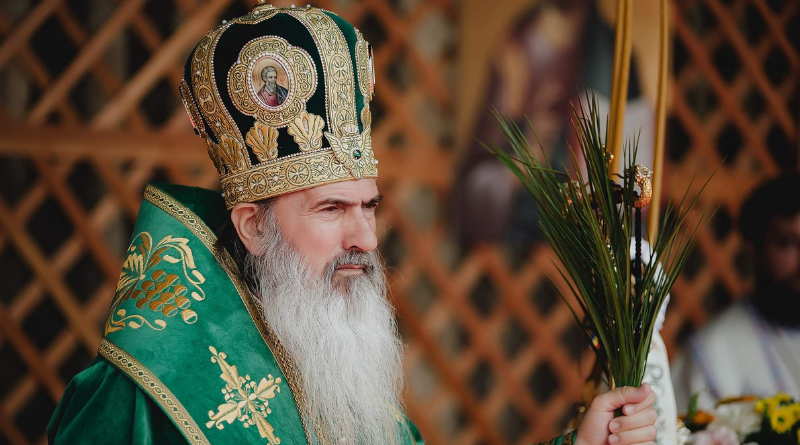 IPS Teodosie nu vrea unirea Paștelui catolic cu cel ortodox: ,,Au catolicii Sfântă Lumină? N-au, au lumină materială!”